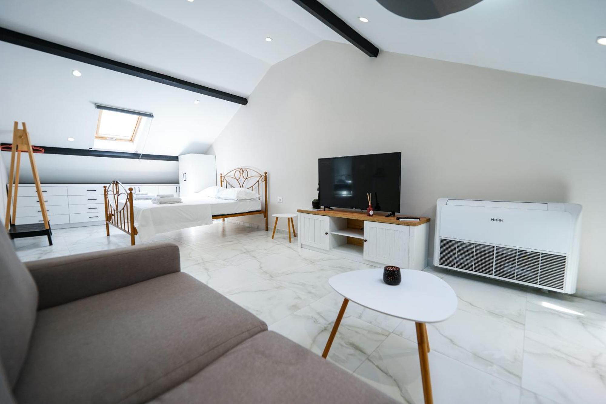 City Center Hideout - Studio Apartment Tiranë Luaran gambar