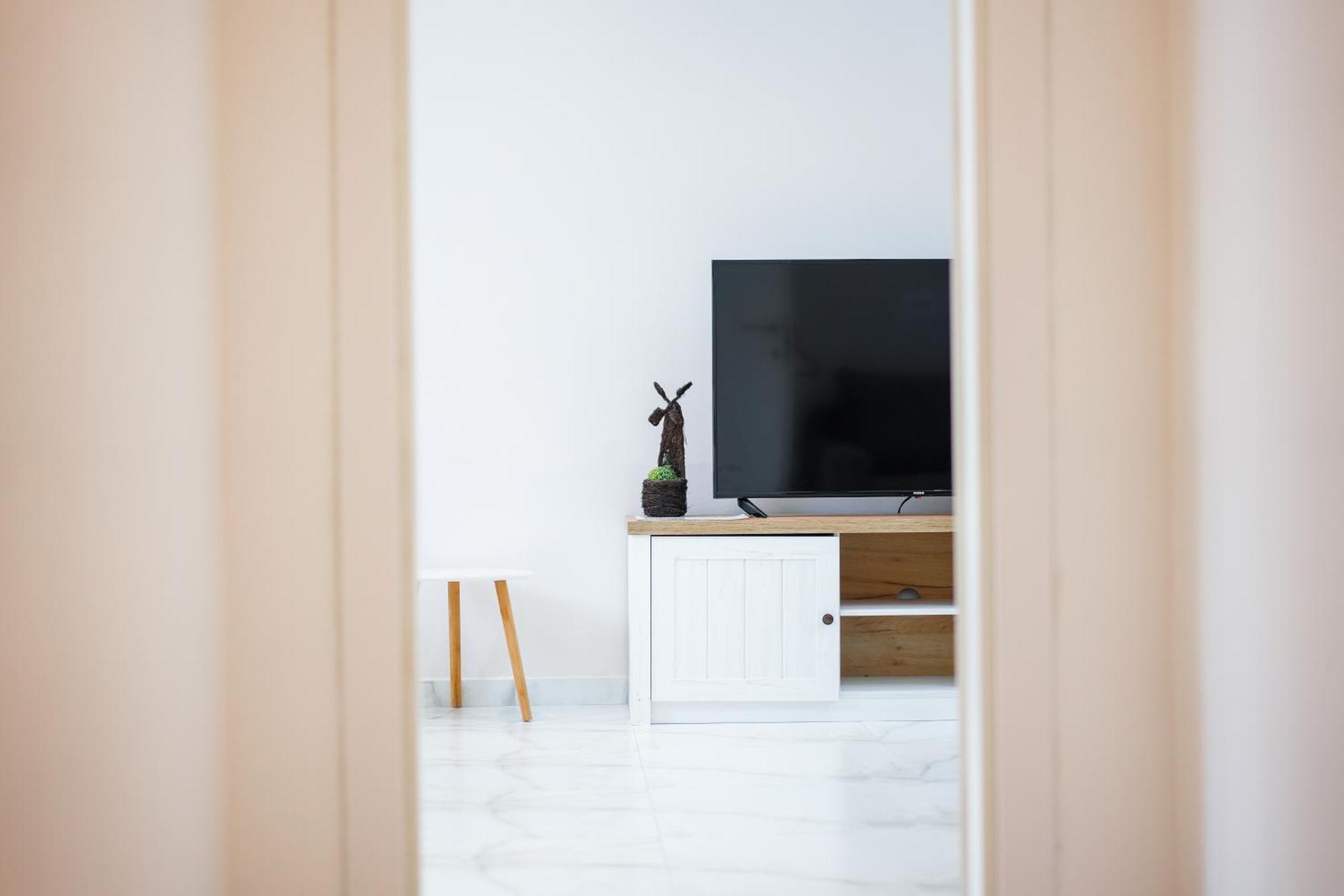 City Center Hideout - Studio Apartment Tiranë Luaran gambar