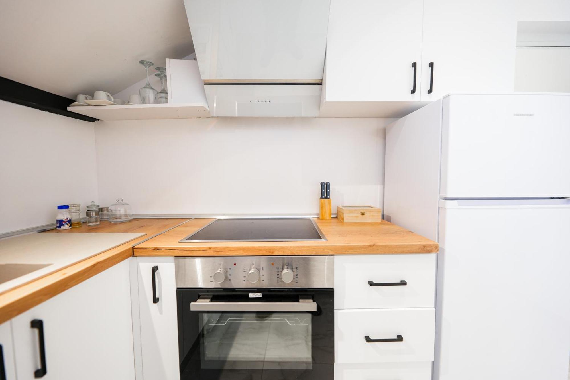 City Center Hideout - Studio Apartment Tiranë Luaran gambar