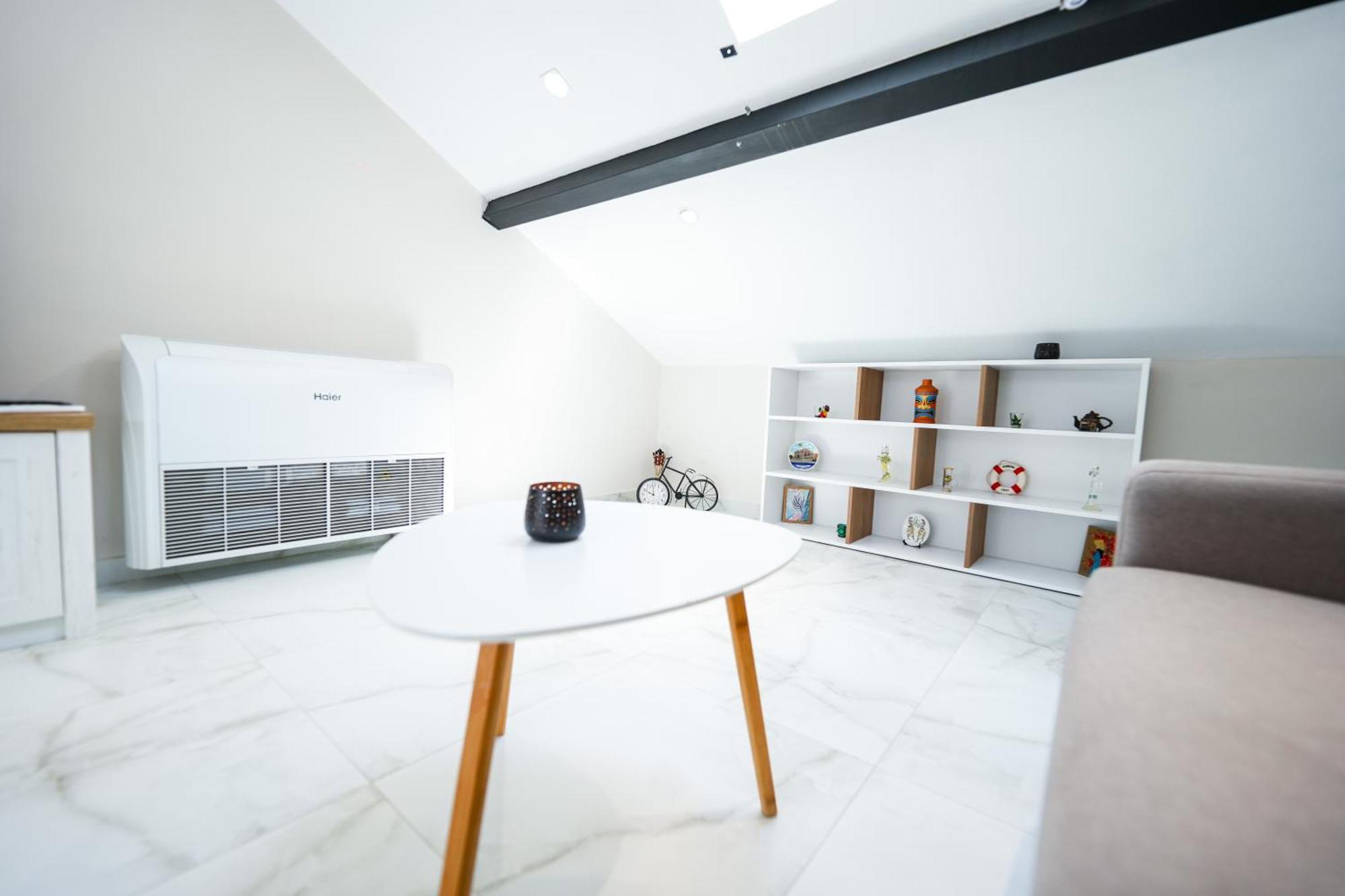 City Center Hideout - Studio Apartment Tiranë Luaran gambar