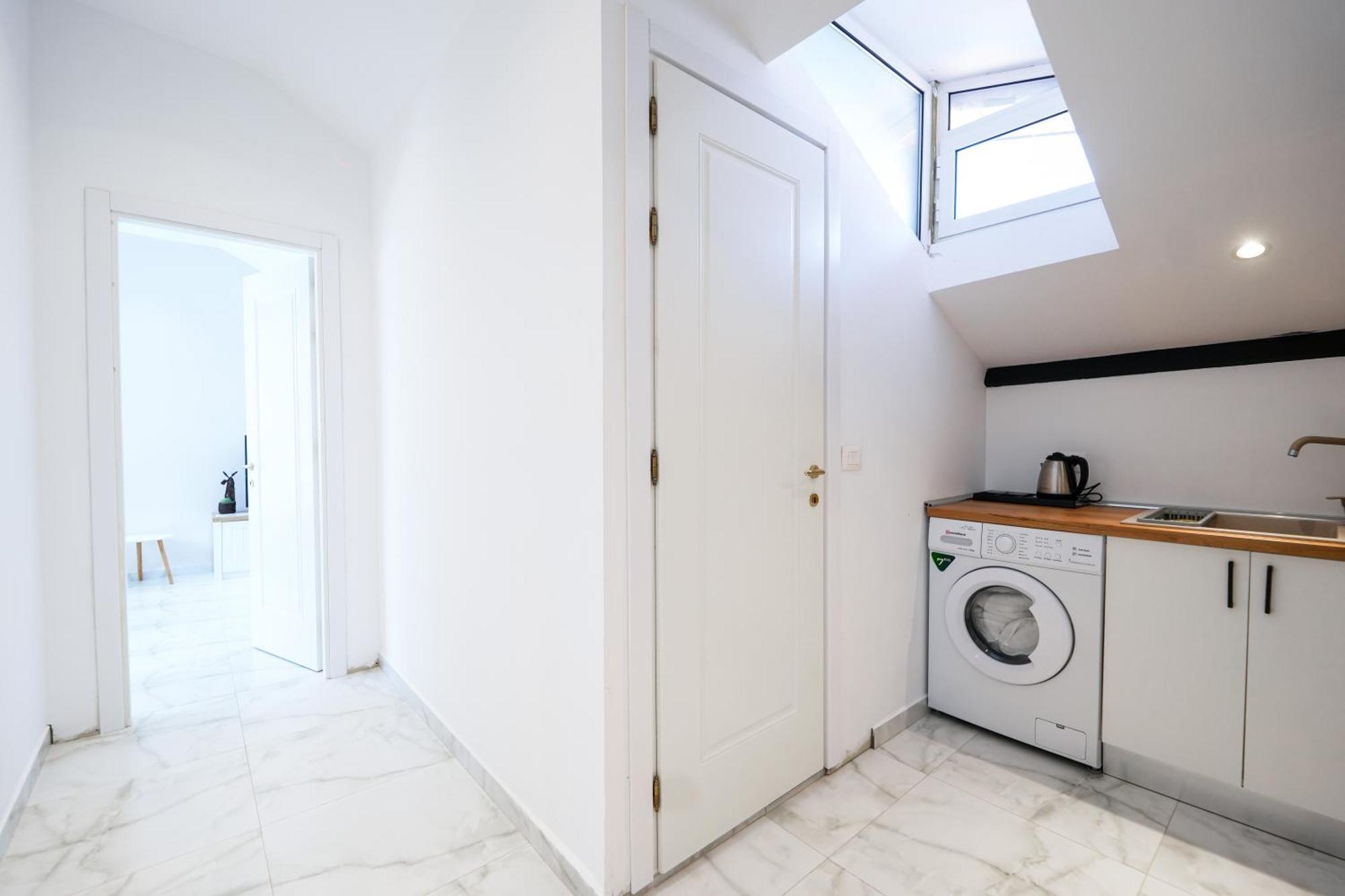 City Center Hideout - Studio Apartment Tiranë Luaran gambar